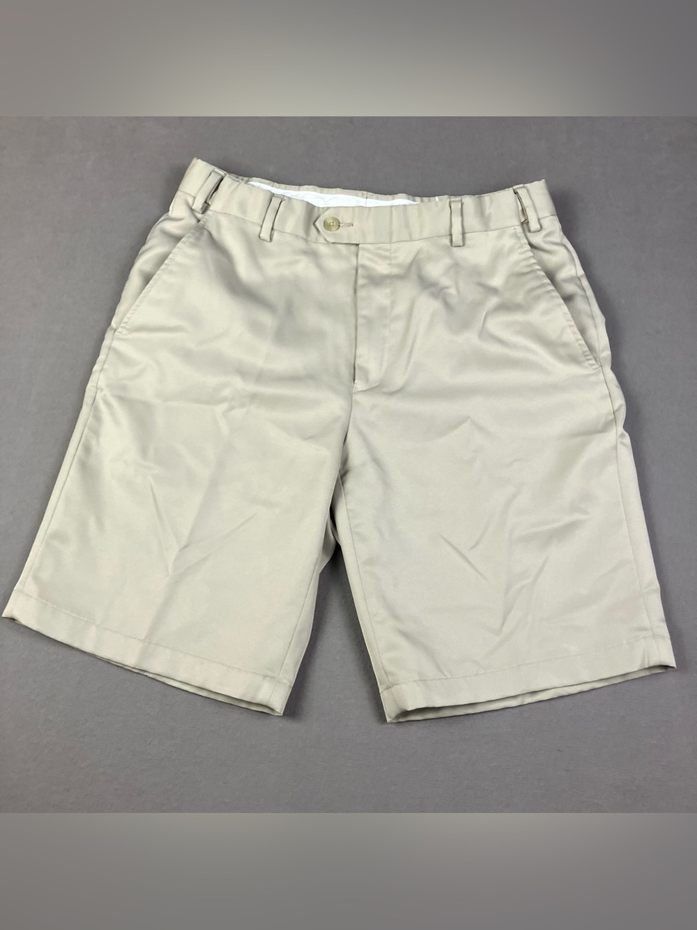 Jos. A Bank Men’s Size 32 Leadbetter Golf Light Khaki Shorts Tailored Fit. In go